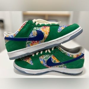 Pre-Owned Nike Dunk Low Foam Finger DZ5299-300